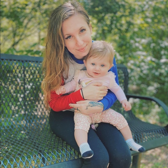 Meet your Posher, Alexis 💕 - Picture 4 of 4